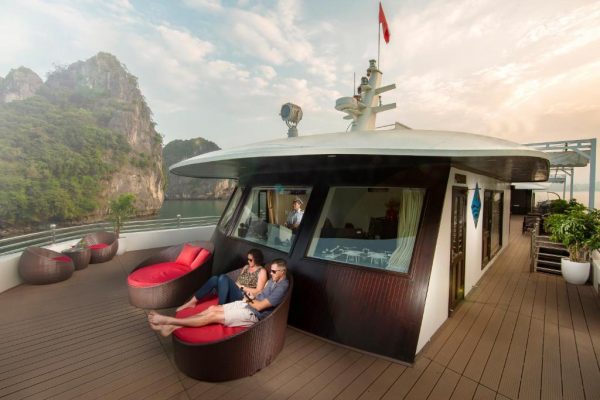 Du Thuyền Athena Royal Cruise Hạ Long Captain Cabin