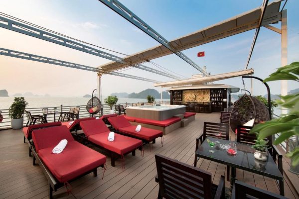 Du Thuyền Athena Royal Cruise Hạ Long Sundeck