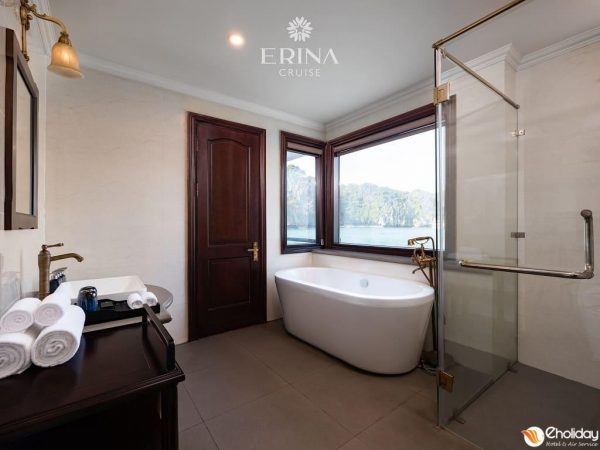 Du Thuyen Erina Ha Long Phong Tam Senior Suite