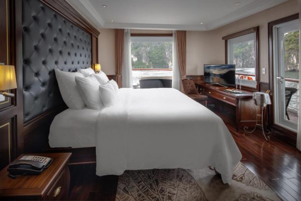 Du Thuyền Paradise Elegance Hạ Long Captain Suite