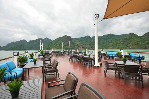 Du Thuyền Paradise Grand Lan Hạ Sundeck