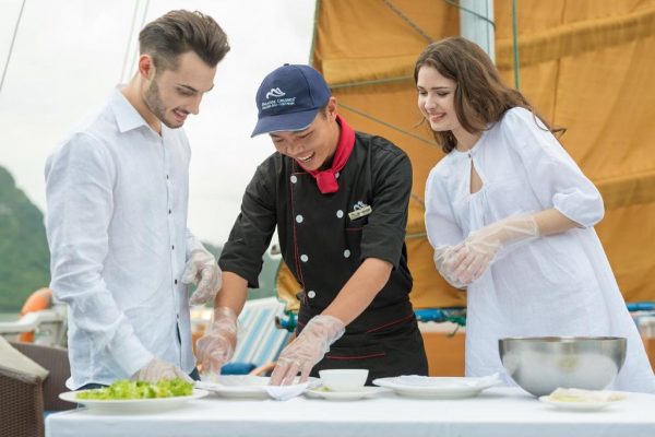 Du Thuyền Paradise Peak Cruise Hạ Long Cooking Class