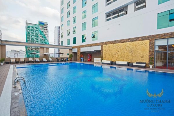 Mường Thanh Luxury Nha Trang Bể Bơi