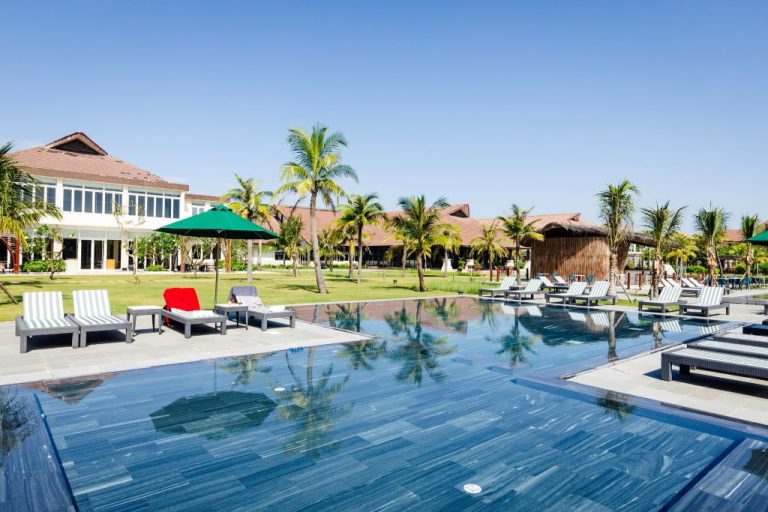 Robinson Nam Hội An Resort