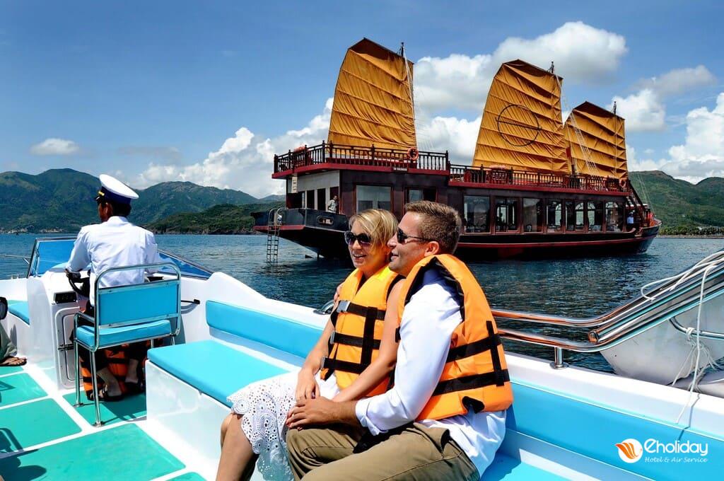 Tour Du thuyền Emperor Cruise Nha Trang 1 ngày