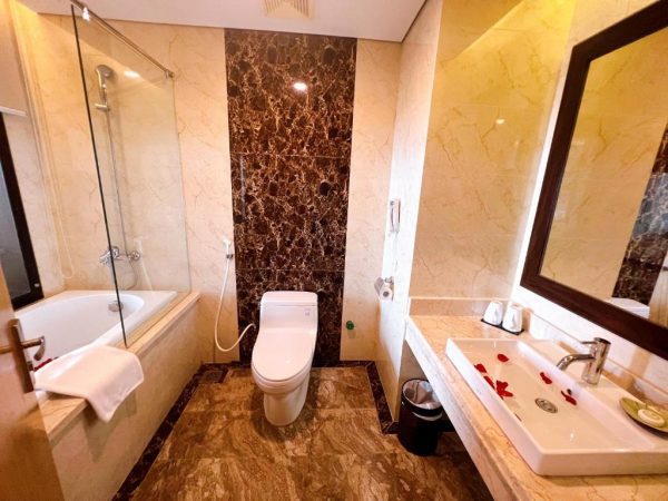 Mường Thanh Luxury Nhật Lệ Phòng Tắm