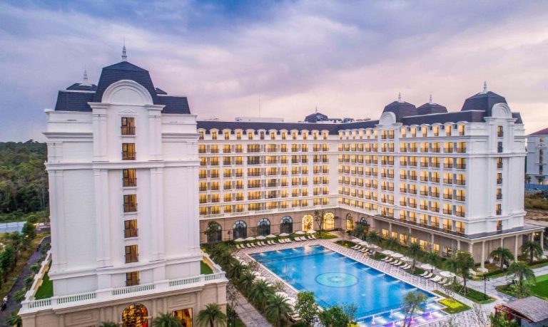 Khách sạn VinHolidays Fiesta Phú Quốc