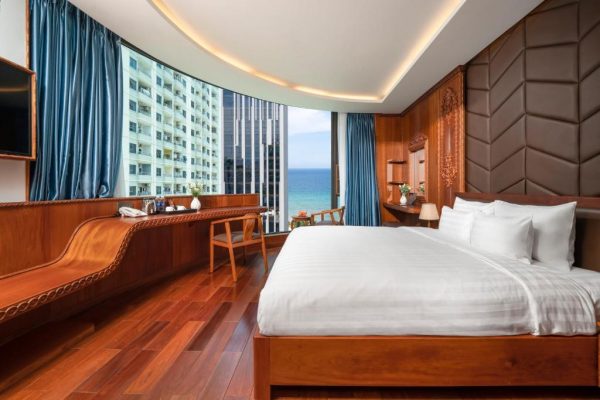 Khách Sạn Monalisa Luxury Đà Nẵng Phòng Deluxe Có Bồn Tắm