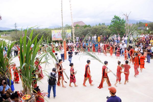 Tour A Lưới...