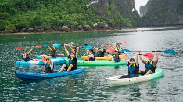 Du Thuyền Aquamarine Hạ Long Kayak