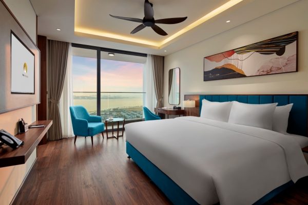 Khách Sạn The Waston Premium Hạ Long Phòng Luxury Suite Hướng Biển