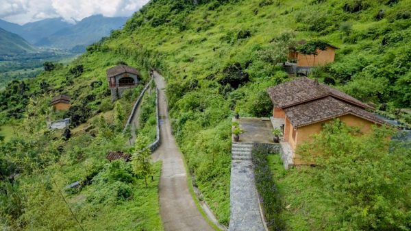 H'mong Village Resort Hà Giang.