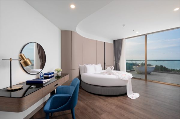 Khách Sạn Poseido Quảng Bình Phòng Executive Suite Balcony Ocean View