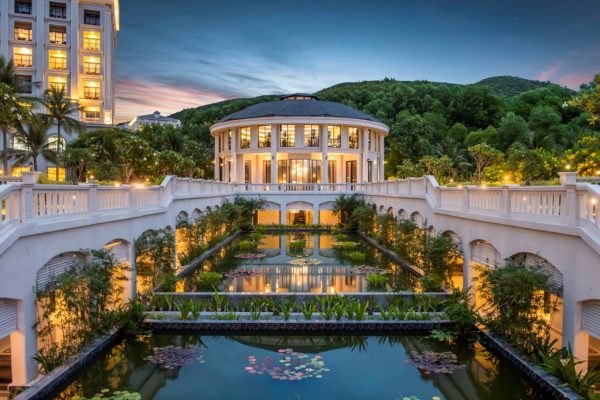 Nha Trang Marriott Resort & Spa, Hon Tre Island 5