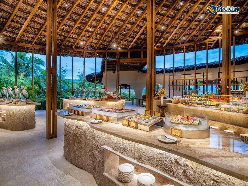 Ana Mandara Cam Ranh Resort Buffet
