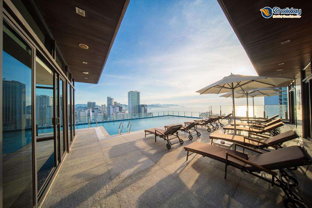 Khách Sạn Green Beach Nha Trang View Từ Bể Bơi