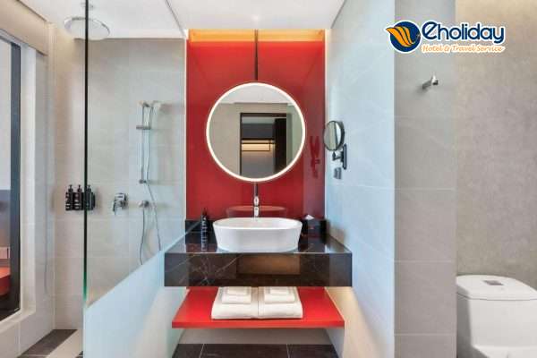 Khách Sạn Radisson Red Đà Nẵng Superior Bathroom