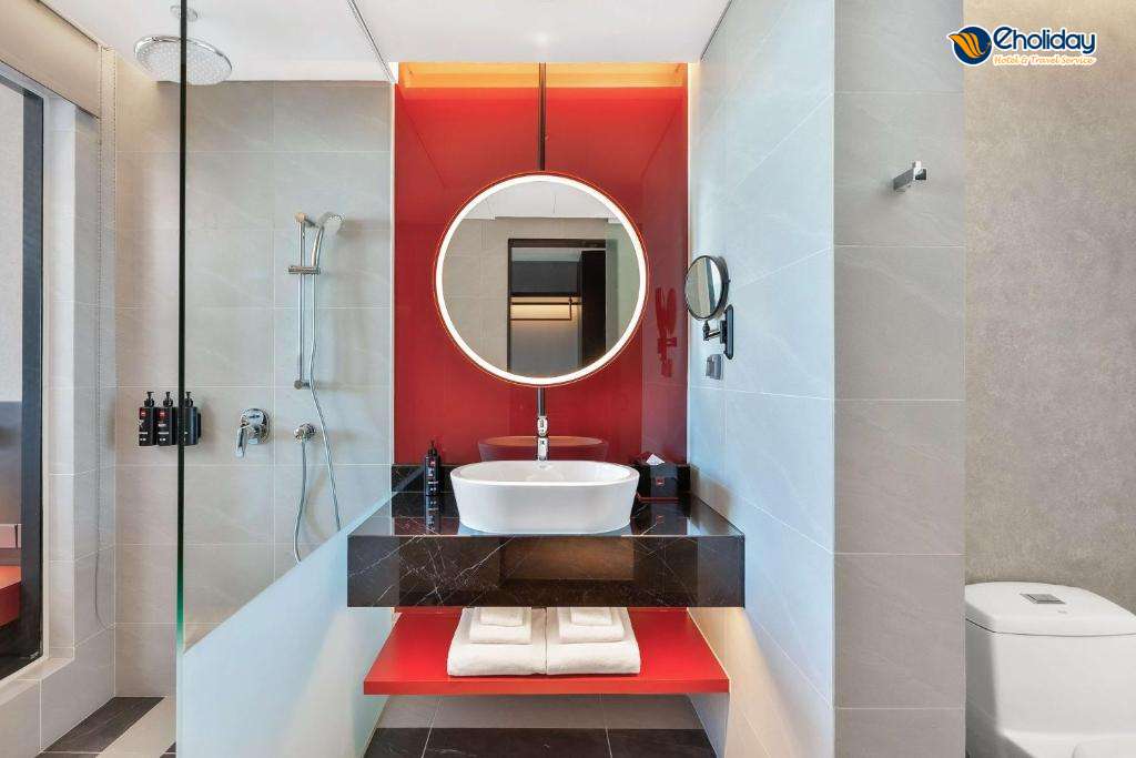Khách Sạn Radisson Red Đà Nẵng Superior Bathroom