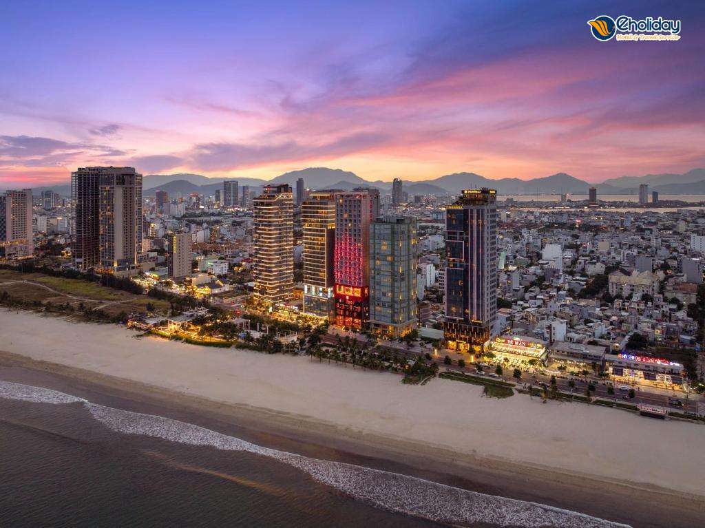 Khách Sạn Radisson Red Đà Nẵng