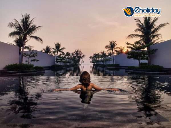 Regent Phú Quốc Resort Pool Check In