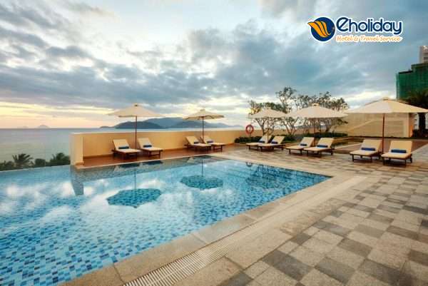 Vinpearl Beachfront Nha Trang Bể Bơi