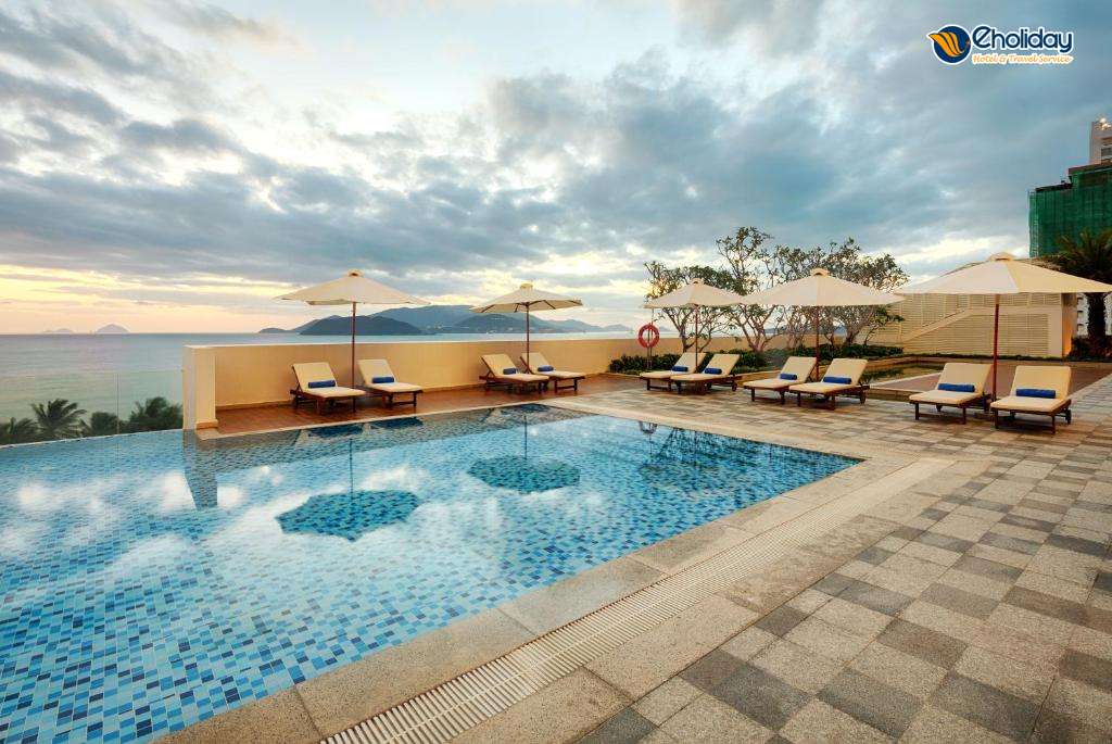 Vinpearl Beachfront Nha Trang Bể Bơi
