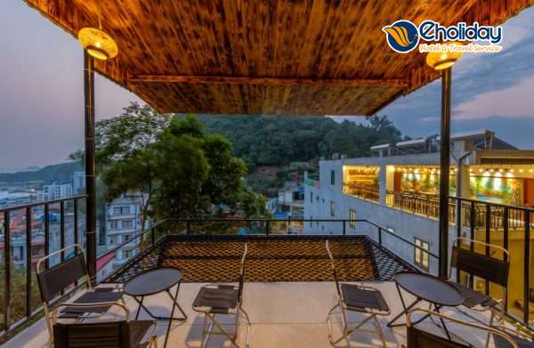 Cát Bà Xanh Spring Garden Hotel.