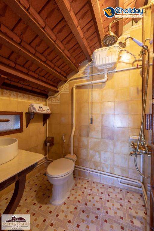 Khách Sạn Saphir Đà Lạt Phòng Tắm