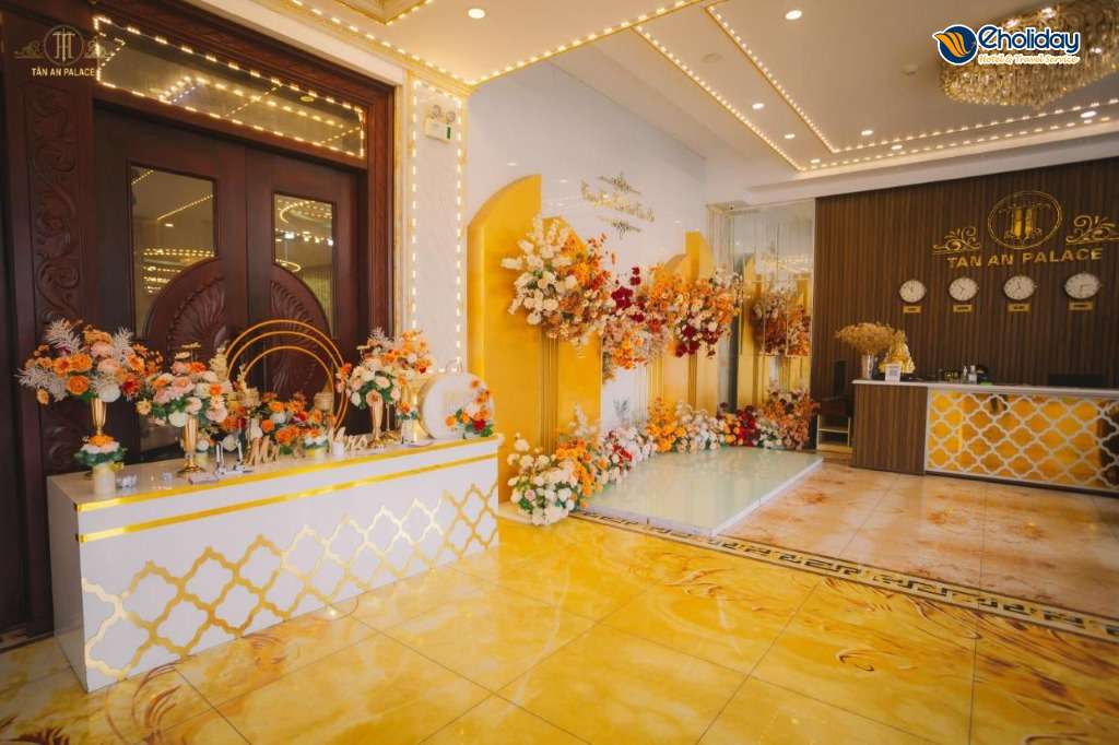 Tân An Palace Hotel.