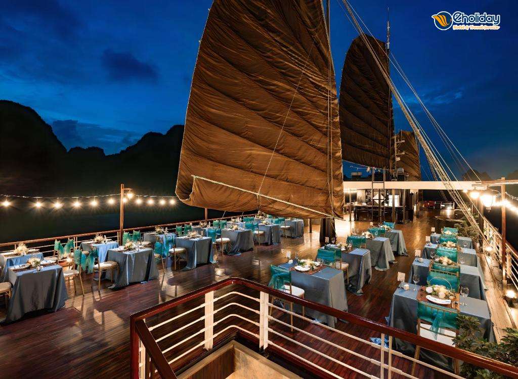 Du Thuyền Amanda Luxury Lan Hạ Setup ăn Tối