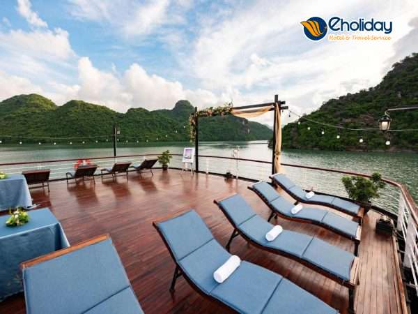 Du Thuyền Amanda Luxury Lan Hạ Sundeck 2