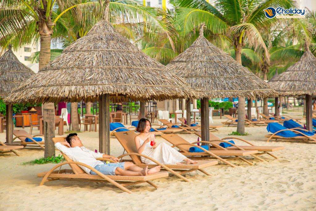 Khách Sạn Holiday Beach Đà Nẵng Bãi Biển Riêng