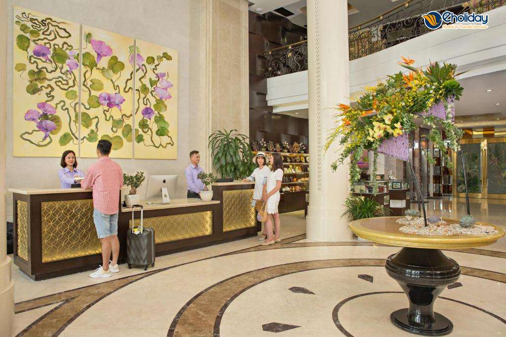 Khách Sạn Holiday Beach Đà Nẵng Lễ Tân