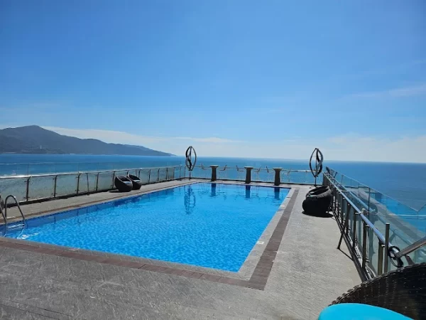 Yarra Ocean Suites Đà Nẵng Pool