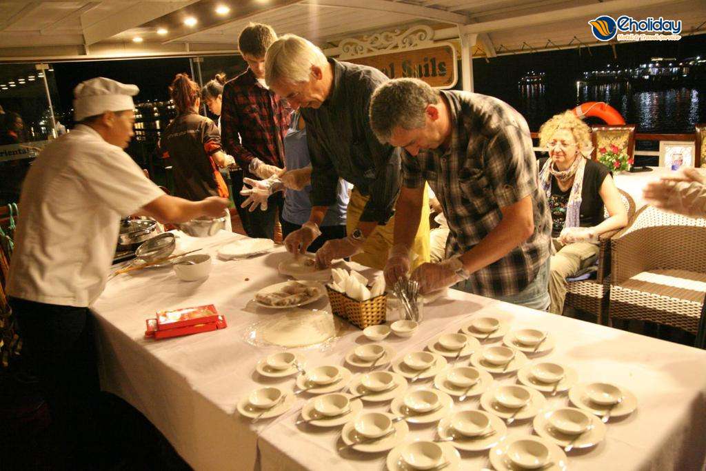 Du Thuyền Oriental Sails 8