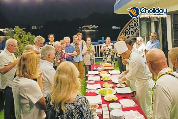 Du Thuyền Verdure Lotus Luxury Lan Hạ Cooking Class