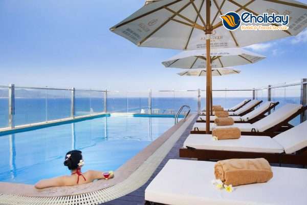 Khách Sạn Regalia Nha Trang Pool 2
