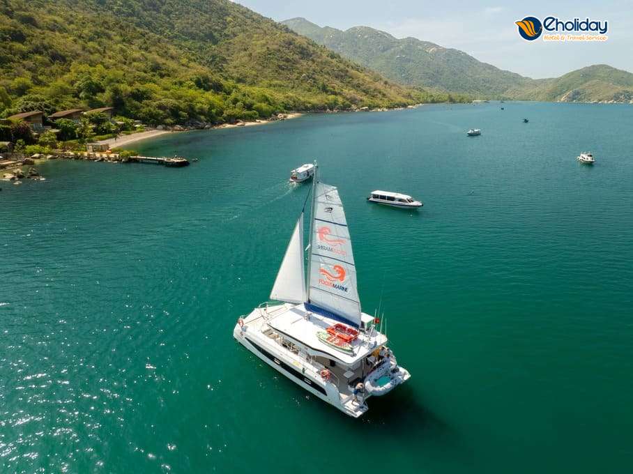 Tour Du Thuyền Nemo Yacht Nha Trang 3