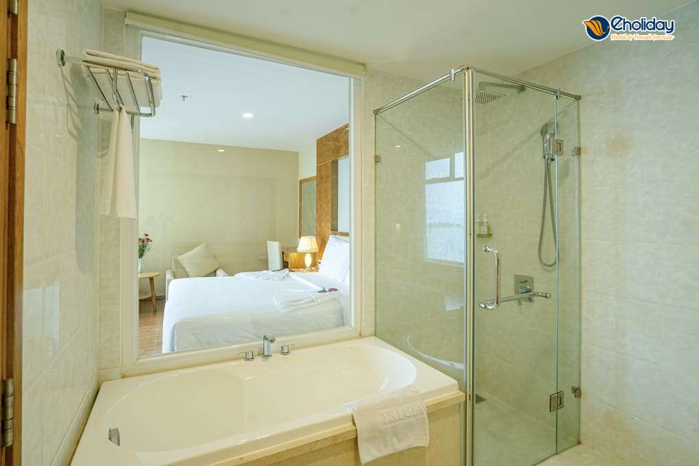 Khách Sạn Glamour Nha Trang Phòng Deluxe Ocean View 3