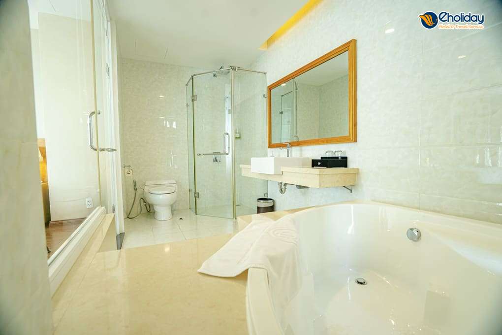 Khách Sạn Glamour Nha Trang Phòng Luxury Suite Ocean View 4