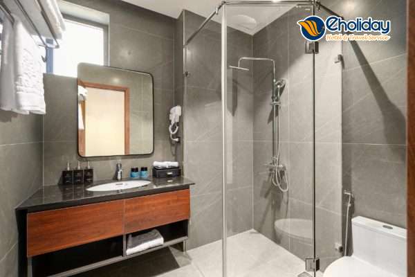 Khách Sạn Elegance Ninh Bình Phòng Gia đinh Hướng Phố 3