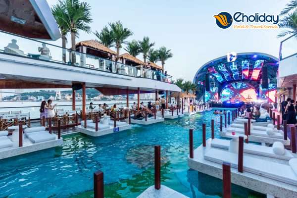 Tour Ăn Tối Trên Du Thuyền Dolphin Beach Club Hạ Long 12